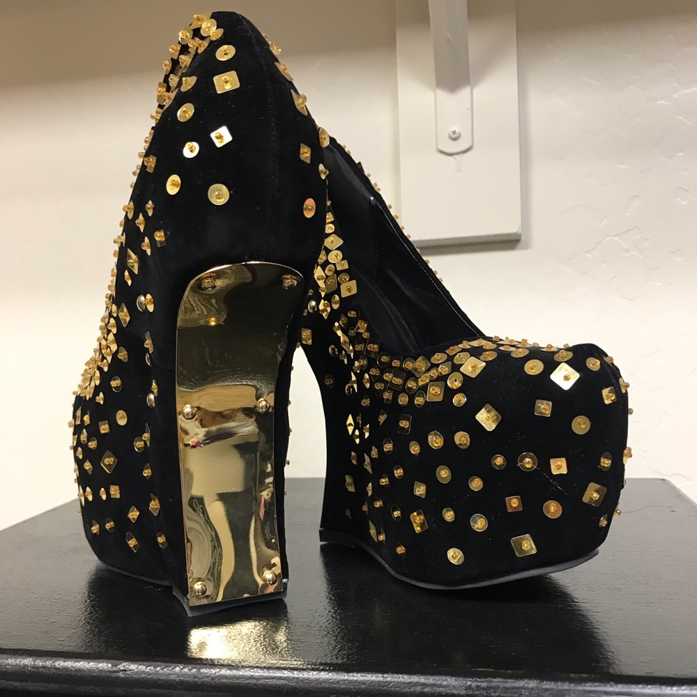 Black and gold backless wedges